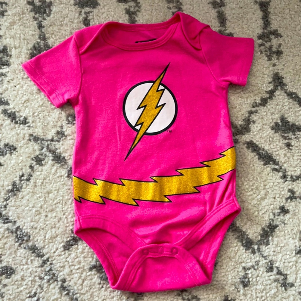 Justice league 6-9 month girl superhero short sleeve bodysuit